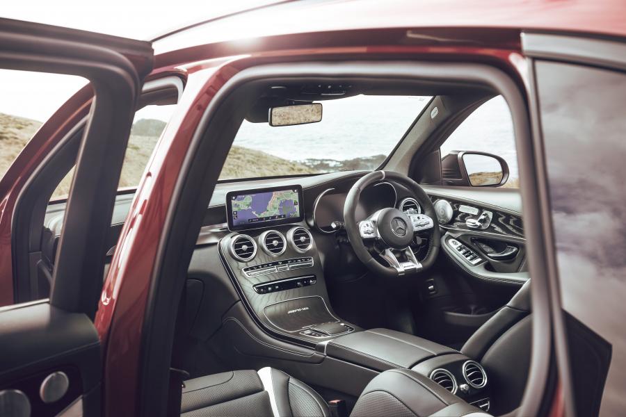 Интерьер Mercedes-AMG GLC63 S 4Matic+ (X253) 2020 года  (AU) (фото 32 из 40)